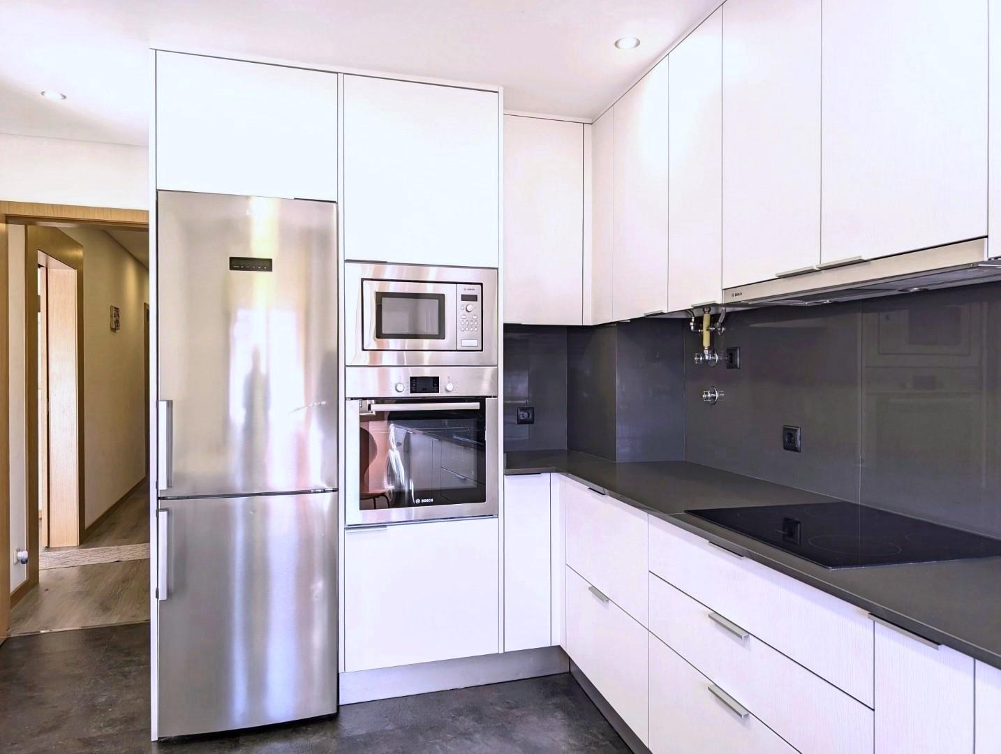 T3 Duplex para Arrendamento - Totalmente Mobilado e Equipado