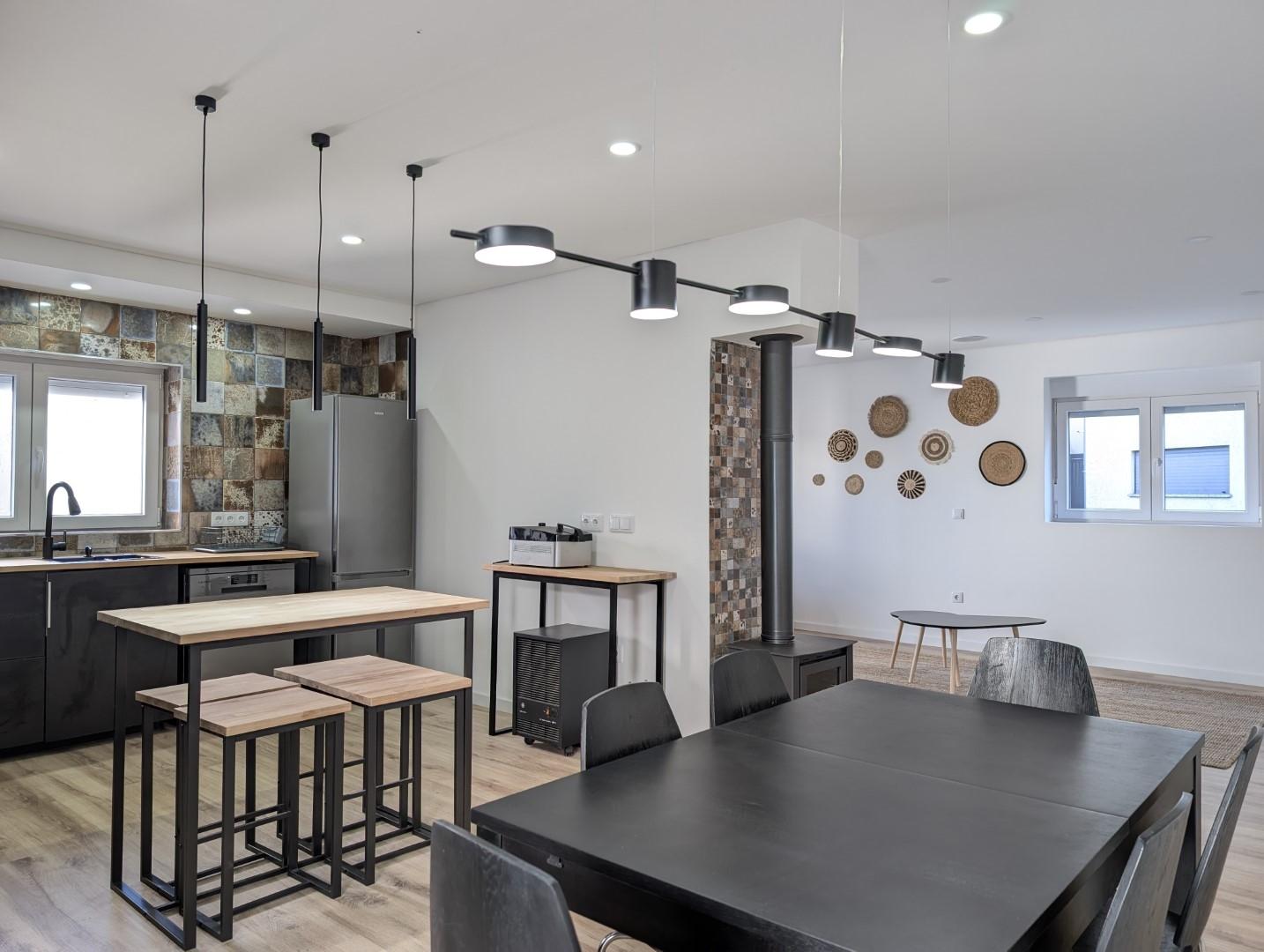 Moradia Isolada Totalmente Remodelada