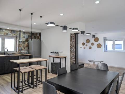 Moradia Isolada Totalmente Remodelada