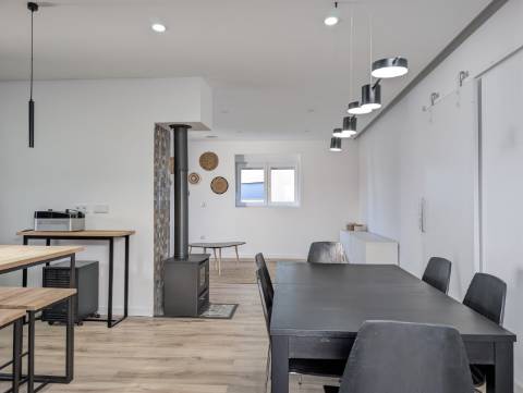 Moradia Isolada Totalmente Remodelada