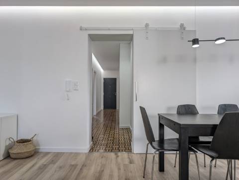 Moradia Isolada Totalmente Remodelada