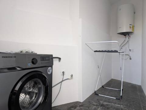 Moradia Isolada Totalmente Remodelada