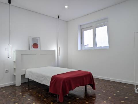 Moradia Isolada Totalmente Remodelada