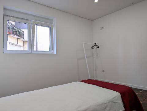 Moradia Isolada Totalmente Remodelada