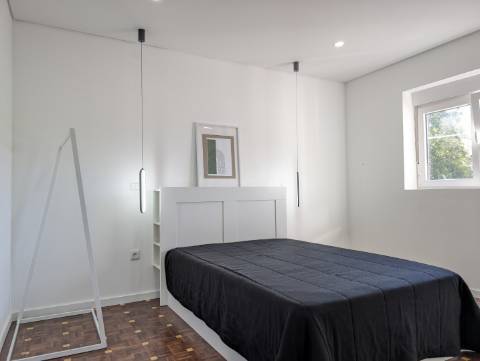 Moradia Isolada Totalmente Remodelada