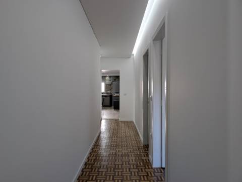 Moradia Isolada Totalmente Remodelada