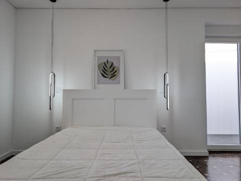 Moradia Isolada Totalmente Remodelada