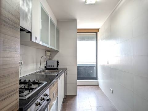 Apartamento T1 - Urbanização Glicínias