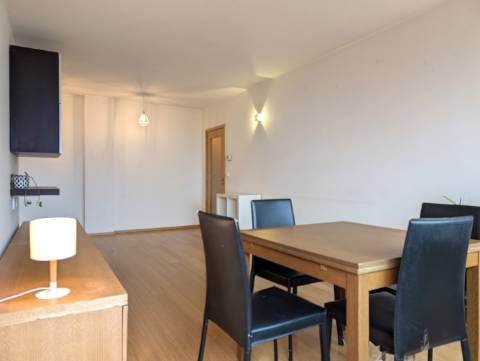 Apartamento T1 - Urbanização Glicínias