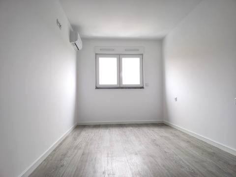 Apartamento T2 Novo - Aradas