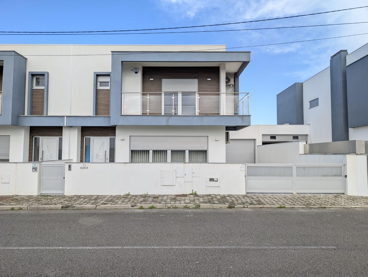 Moradia T4 Geminada - Vagos