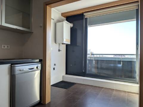 Apartamento T4 - Implex - Urbanização Glicínias