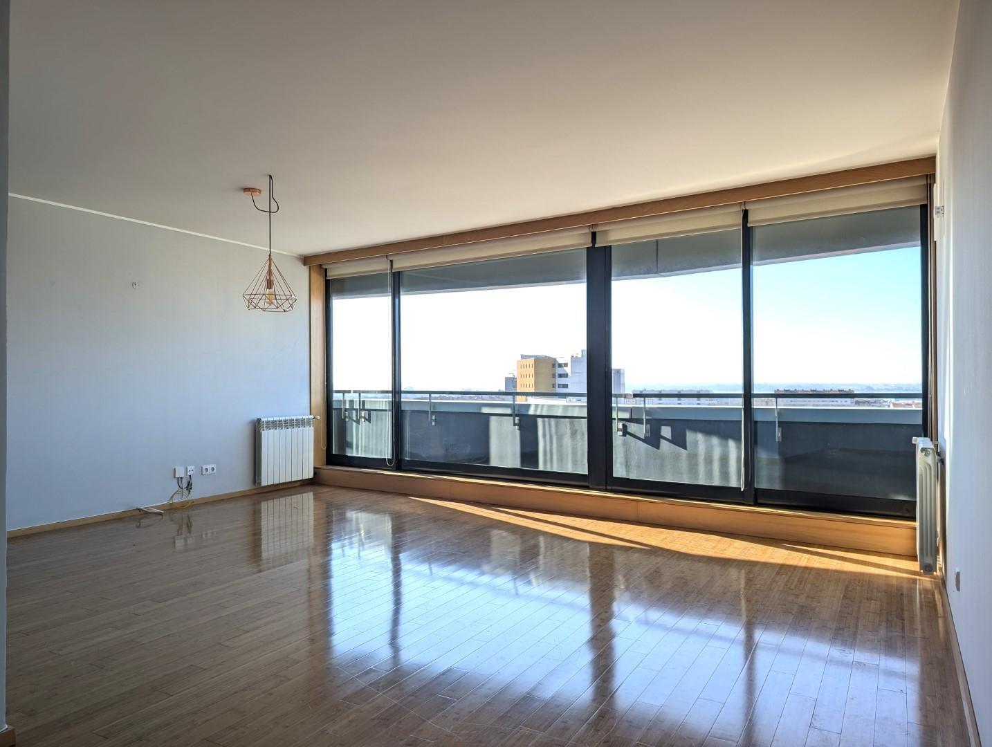 Apartamento T4 - Implex - Urbanização Glicínias