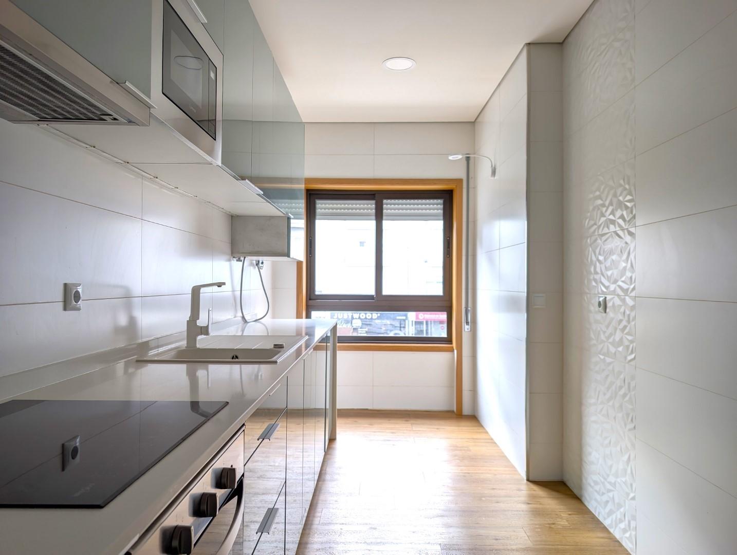 Apartamento T3 Totalmente Remodelado - Avenida Dr. Lourenço Peixinho