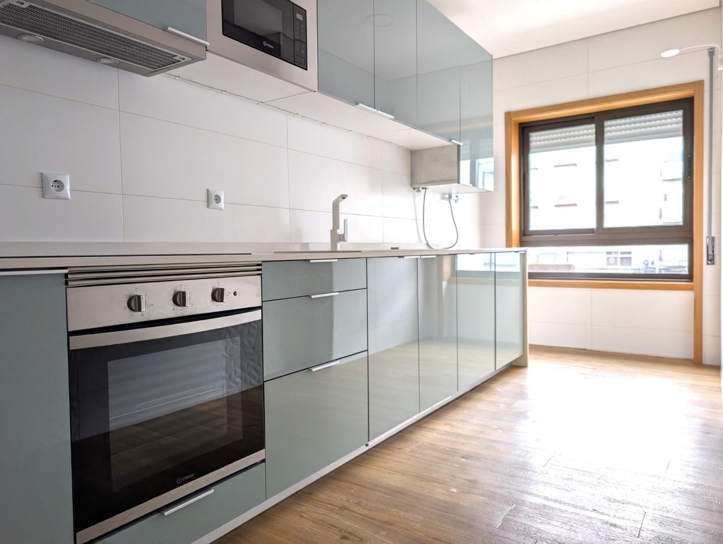 Apartamento T3 Totalmente Remodelado - Avenida Dr. Lourenço Peixinho