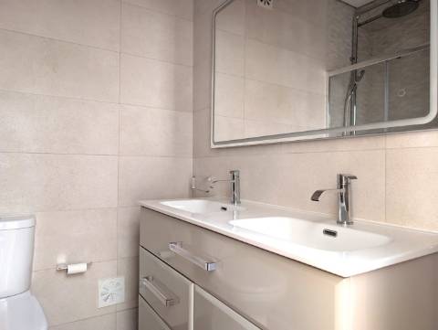 Apartamento T3 Totalmente Remodelado - Avenida Dr. Lourenço Peixinho