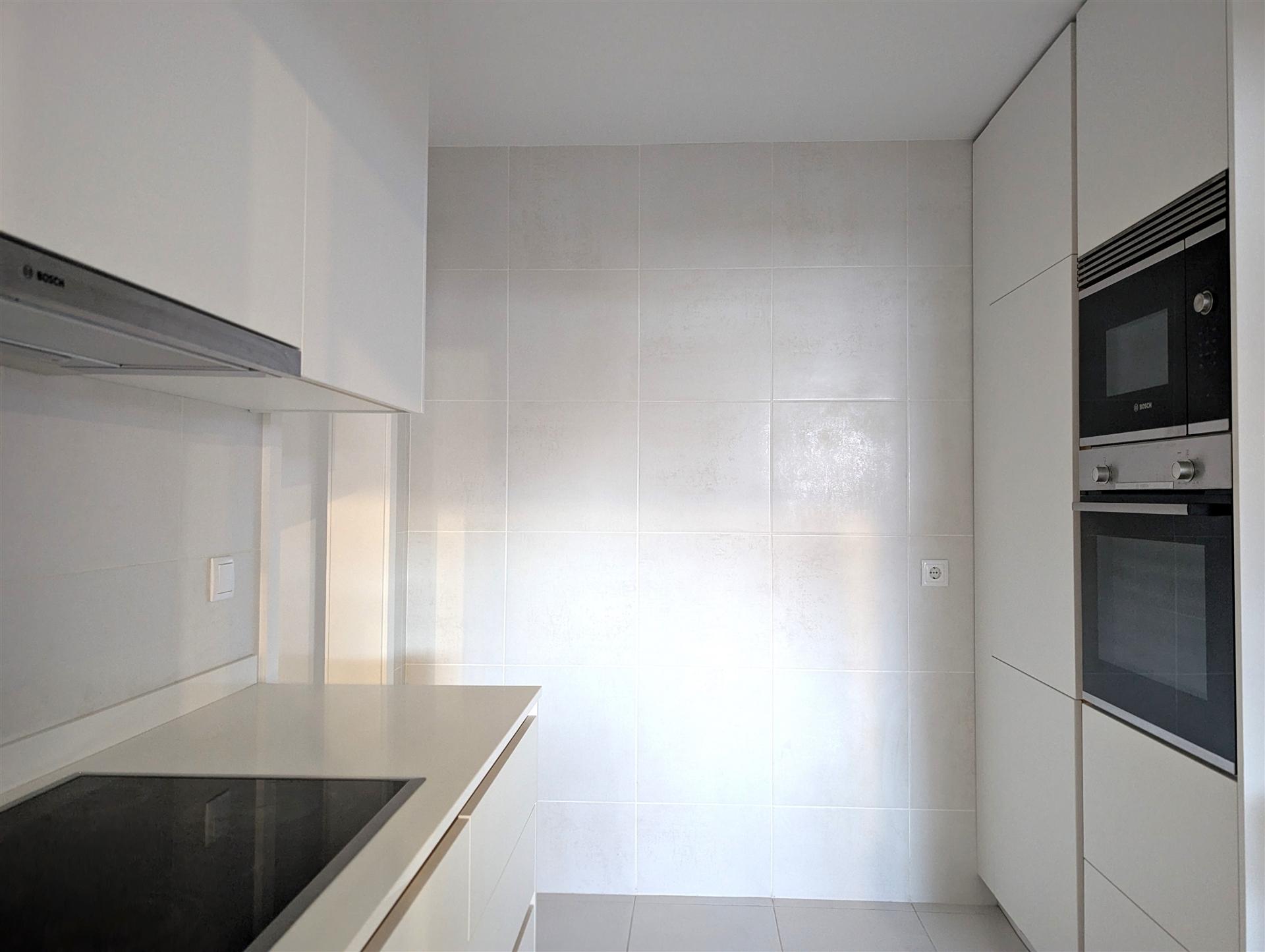 Apartamento T2 Remodelado –  Centro de Esgueira