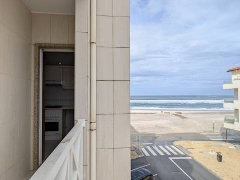 Praia da Costa Nova - Apartamento T2 com Vista Mar a poucos metros da Praia