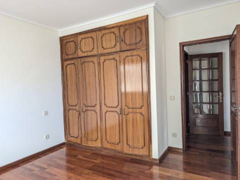 ​Apartamento T3 à Venda em Mafamude - Vila Nova de Gaia