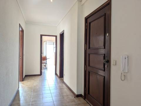 ​Apartamento T3 à Venda em Mafamude - Vila Nova de Gaia