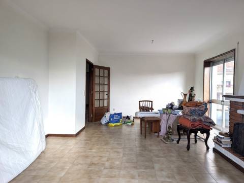 ​Apartamento T3 à Venda em Mafamude - Vila Nova de Gaia