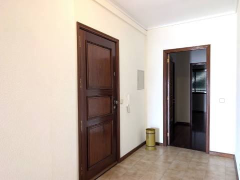 ​Apartamento T3 à Venda em Mafamude - Vila Nova de Gaia