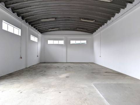 Armazém para Arrendamento - Aveiro (Esgueira)