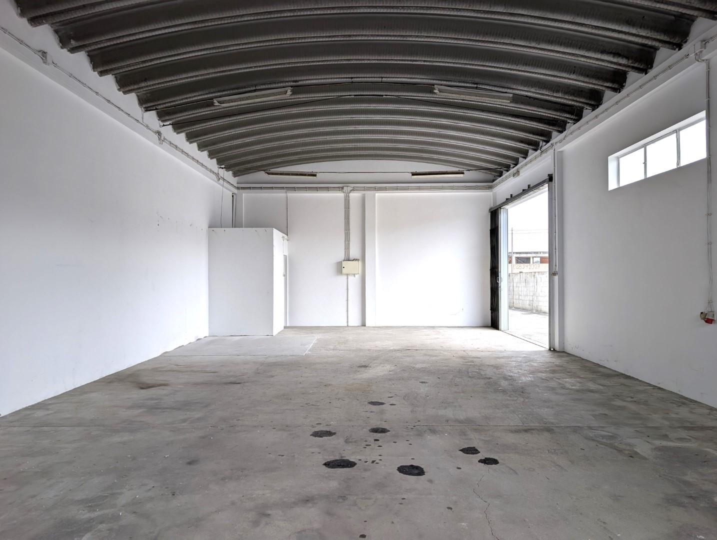 Armazém para Arrendamento - Aveiro (Esgueira)