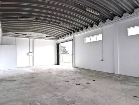 Armazém para Arrendamento - Aveiro (Esgueira)