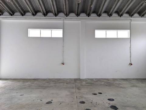 Armazém para Arrendamento - Aveiro (Esgueira)