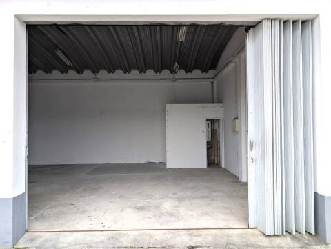 Armazém para Arrendamento - Aveiro (Esgueira)