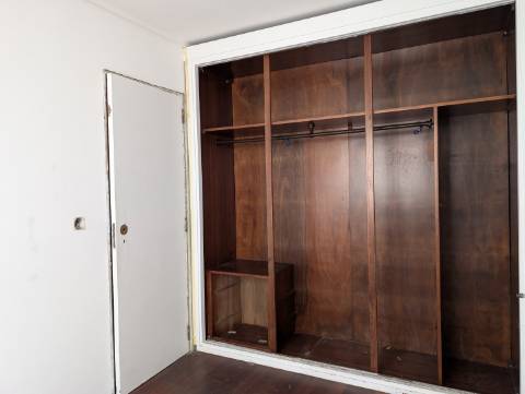 Moradia para reabilitar - Bairro Beira Mar