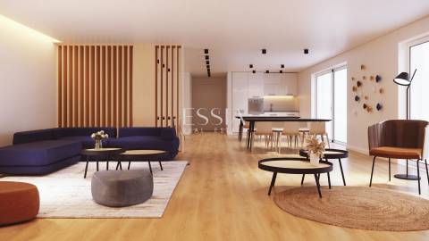 Apartamento T4 com Varanda