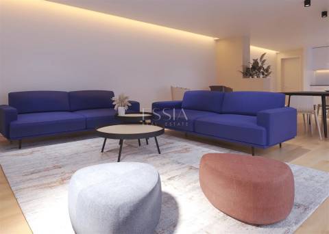 Apartamento T4 com Varanda