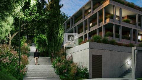 Apartamento T4 com Varanda