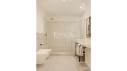 Apartamento T4 com Varanda