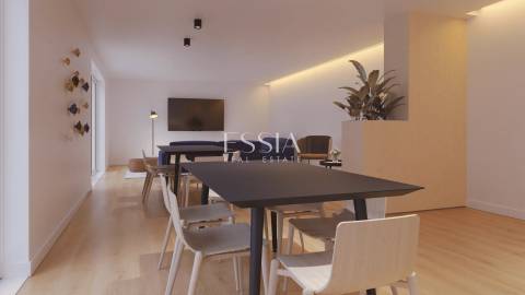 Apartamento T4 com Varanda