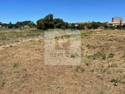 Terreno com Projeto de Arquitetura Aprovado para Construção de Moradia