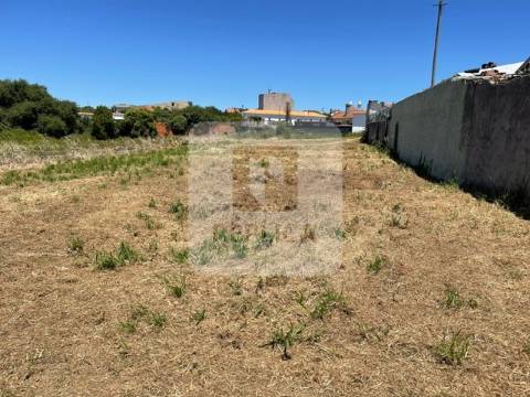 Terreno com Projeto de Arquitetura Aprovado para Construção de Moradia