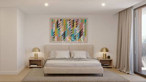 Apartamento T4 com Varanda