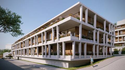 Apartamento T4 com Varanda