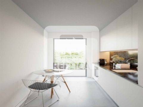 Apartamento T3 com Varanda ao Arrábida Shopping