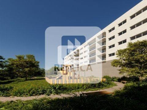 Apartamento T3 com Varanda ao Arrábida Shopping