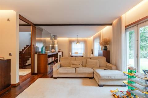 Moradia T3 com Jardim e Garagem Próxima do Parque da Cidade