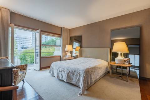 Moradia T3 com Jardim e Garagem Próxima do Parque da Cidade