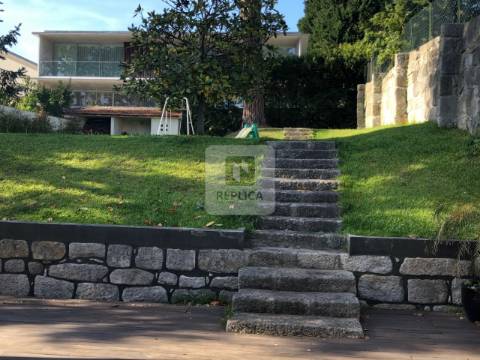 Moradia T3 com Jardim e Garagem Próxima do Parque da Cidade