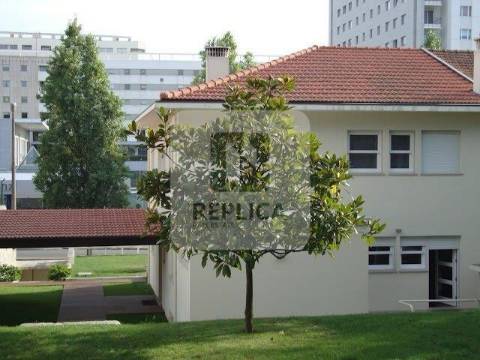 Moradia T3 com Jardim e Garagem Próxima do Parque da Cidade