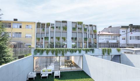 Apartamento T1+1 com Estacionamento em Matosinhos
