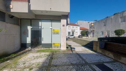 Loja  Arrendamento em Barcelos, Vila Boa e Vila Frescainha (São Martinho e São Pedro),Barcelos