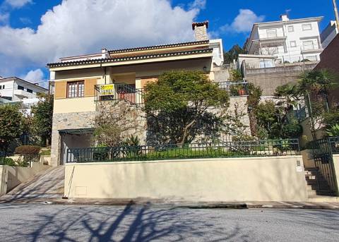 Moradia  Venda em Abade de Neiva,Barcelos